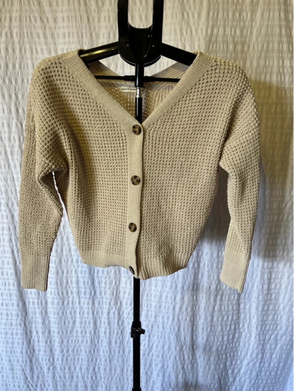 Moon & Madison Sz Med Crop Cardigan